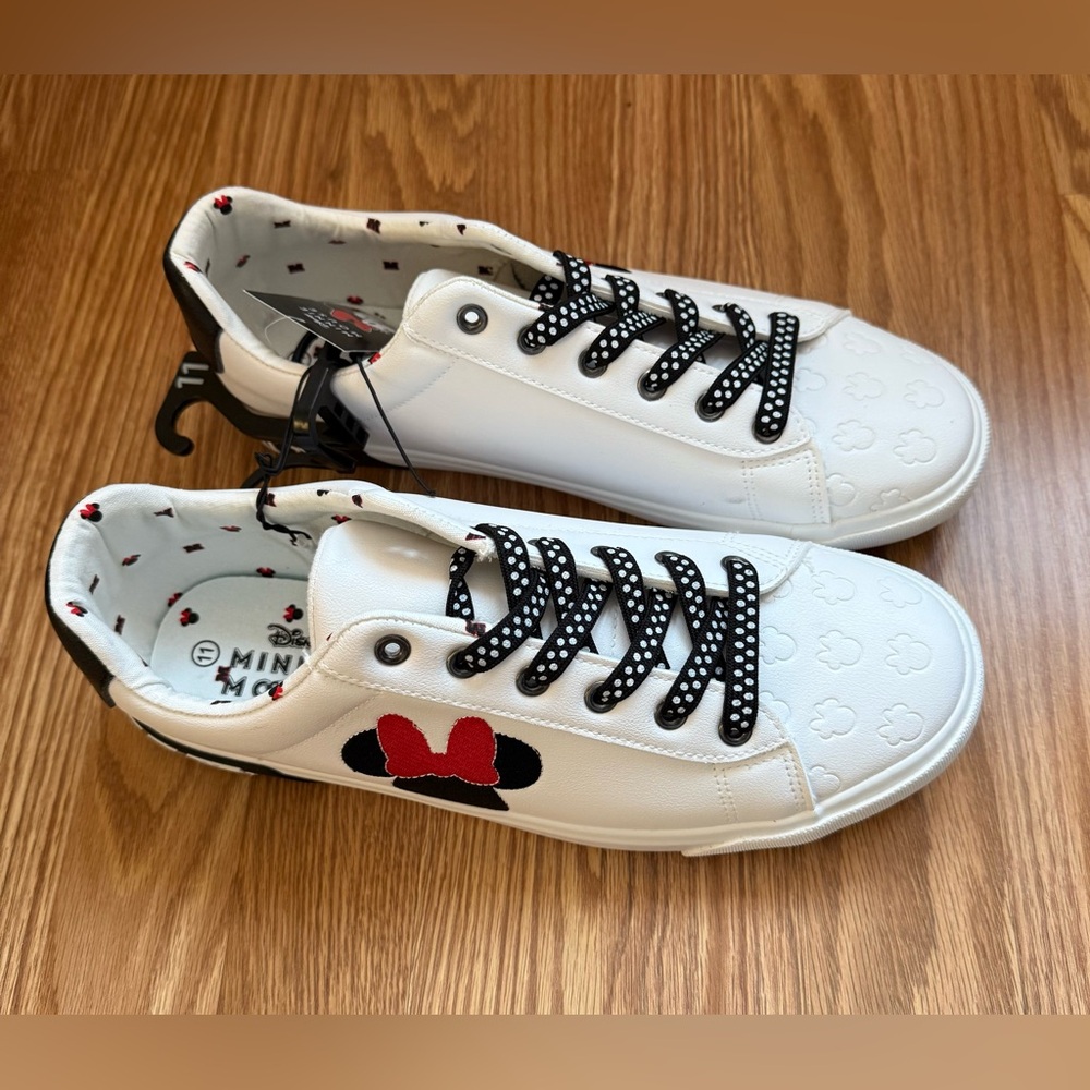 Disney Groundup Women’s Size 11 Minnie Mouse sneakers shoes New polka dot laces - Picture 2 of 9